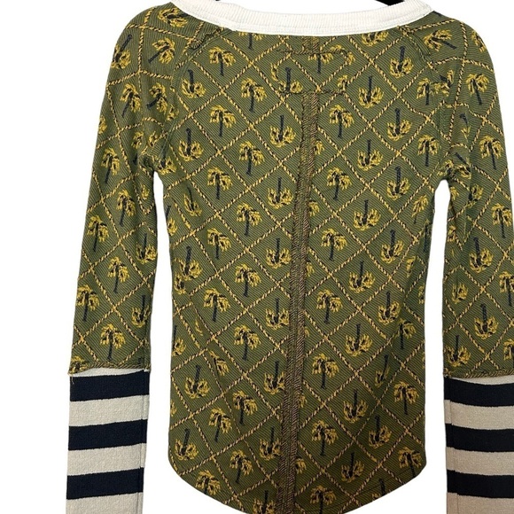 Free People Pop Palm Tree Combo Lightweight Pullover Top with Finger Holes - Picture 14 of 14
